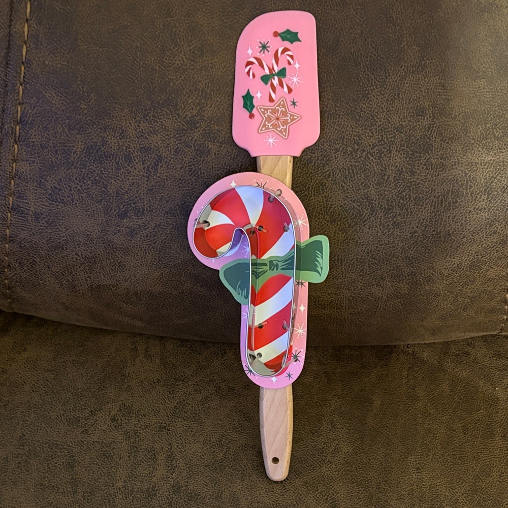 Dolly Parton Christmas Holiday Spatula and cookie cutter Set NWT